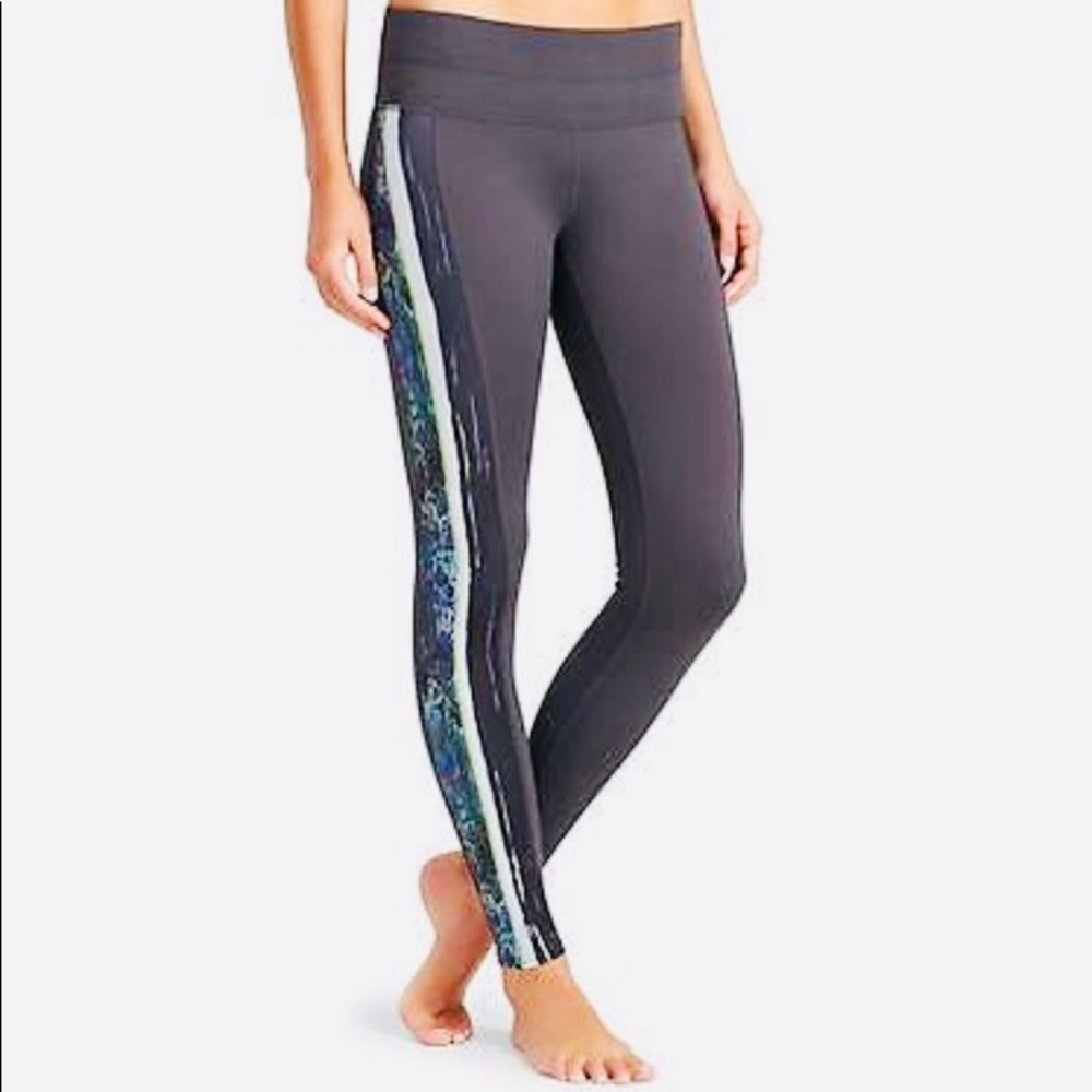 Athleta Swipe Sonar Tight, Flint Grey Size M